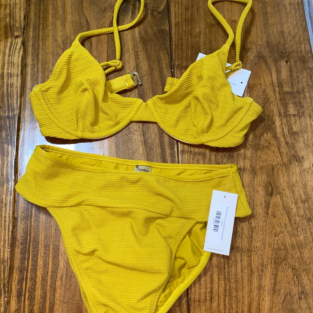 Montce- Key Like Scrunch Bikini Set